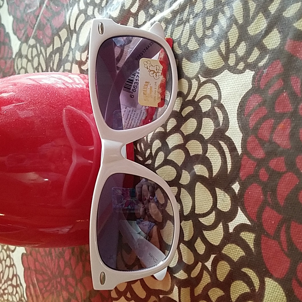 NWT Hawaiian Tropic sunglasses